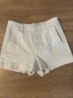 Everlane high rise white denim short. Size 6